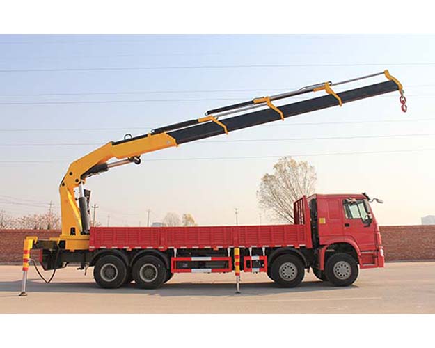 隨車(chē)起重動(dòng)輸車(chē)、隨車(chē)吊